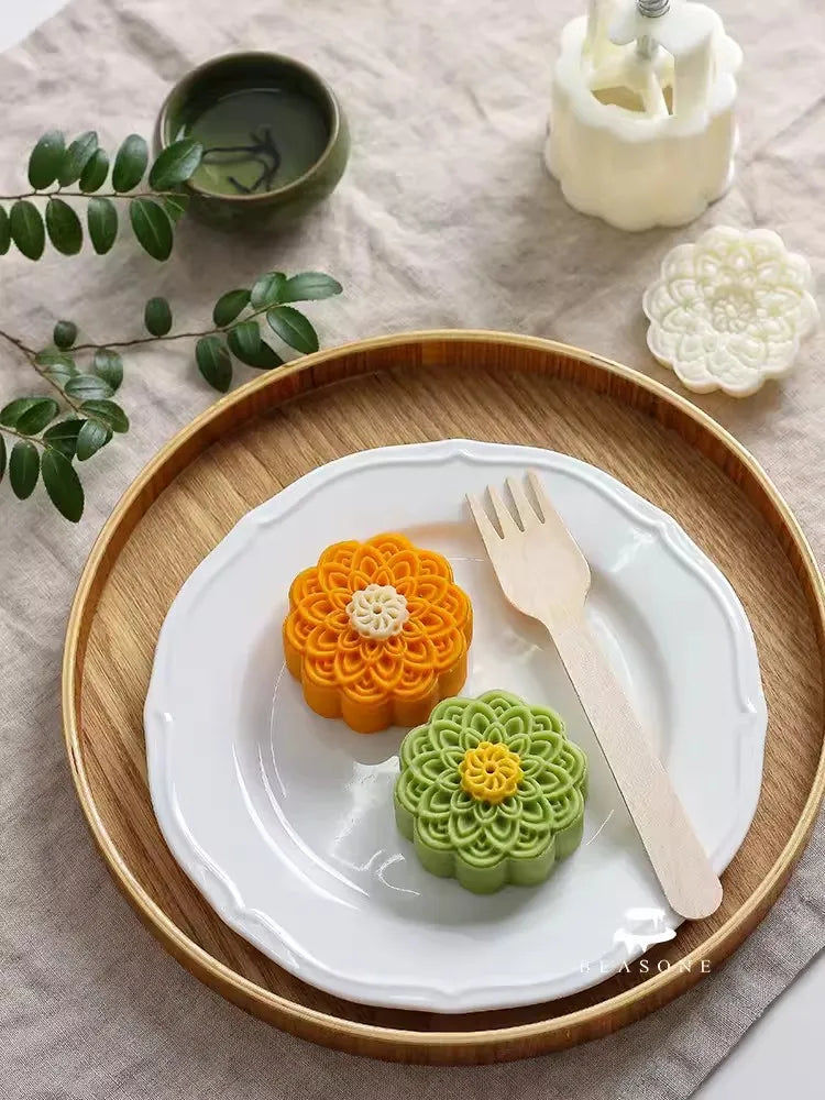 Lunara – 4pcs Hand-Press Mooncake Mold Set
