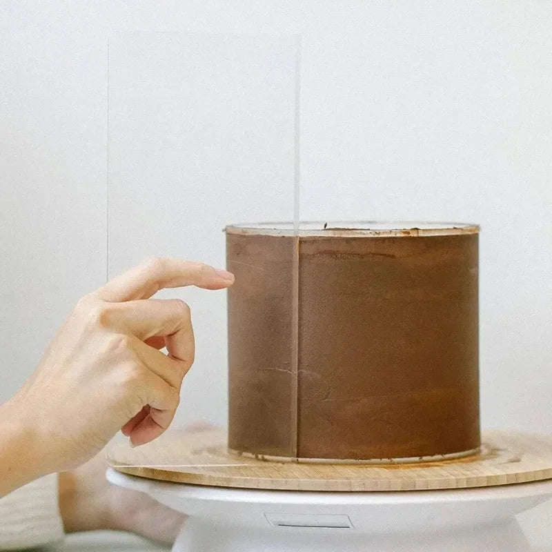 ScrapeClear – Transparent Acrylic Cake Scraper