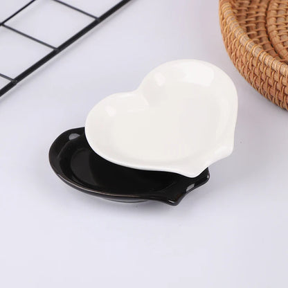Lovesta – Heart Shaped Ceramic Spoon Rest