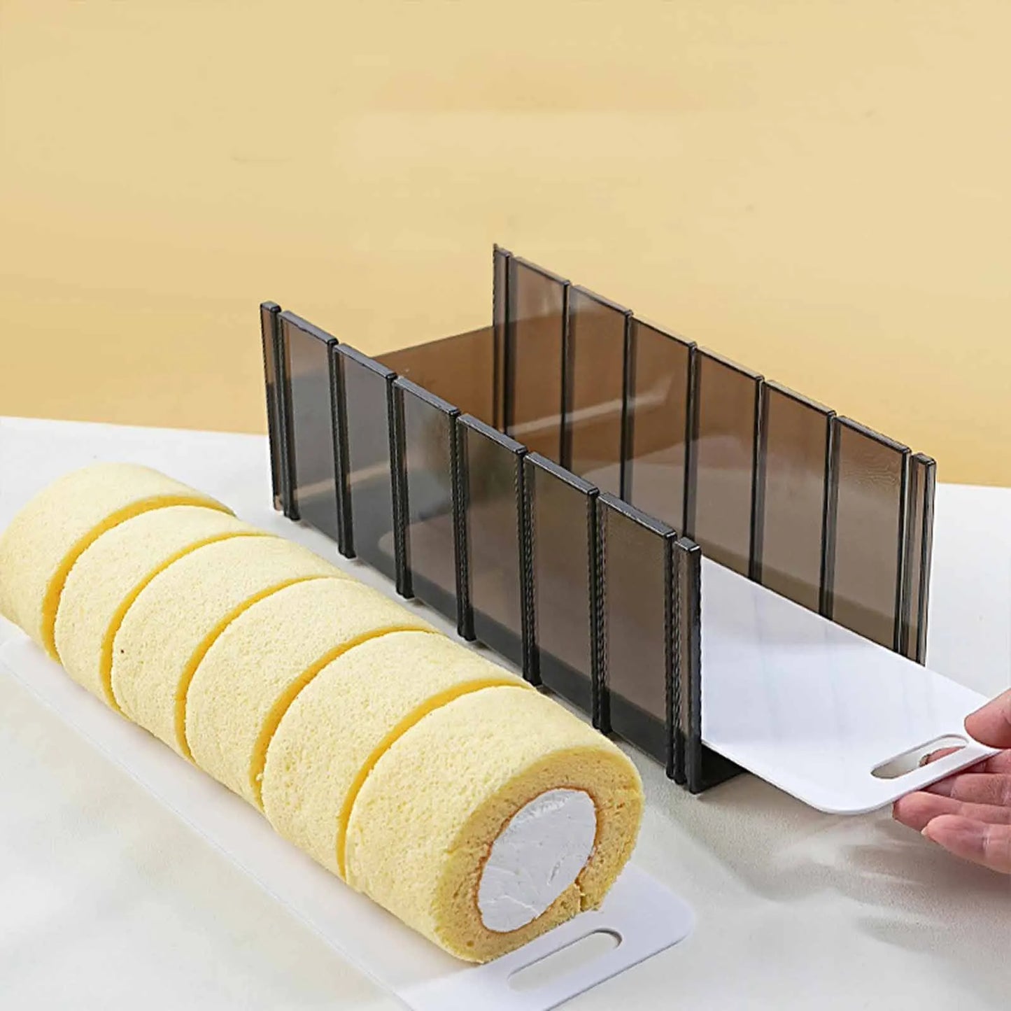 SliceMate – Swiss Roll Cake Cutter