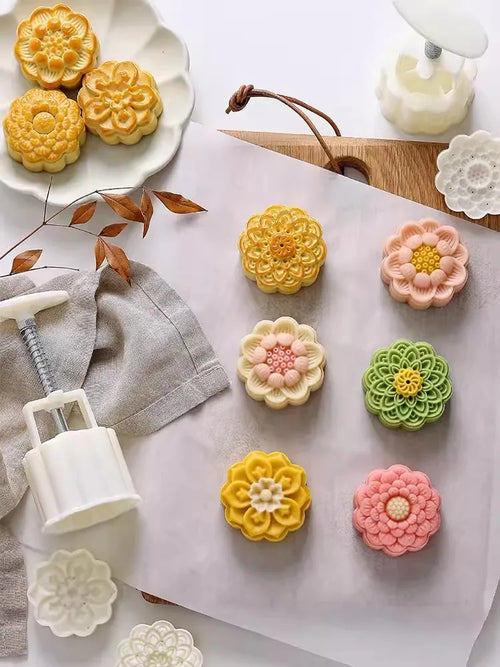 Lunara – 4pcs Hand-Press Mooncake Mold Set
