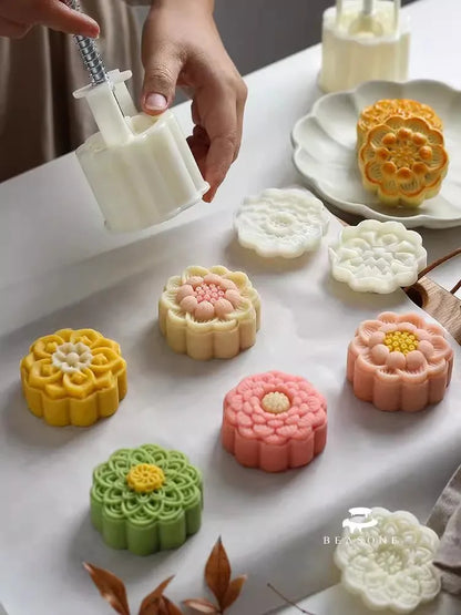 Lunara – 4pcs Hand-Press Mooncake Mold Set