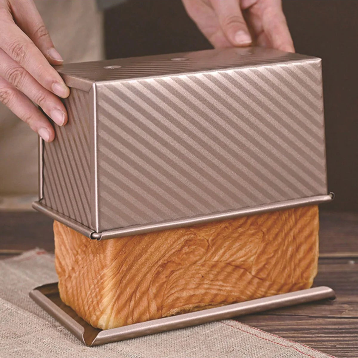 CrustoVene – Carbon Steel Bread & Toast Mold