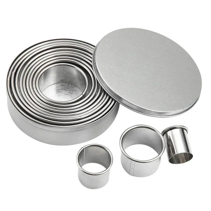 Cirkello – 12-Piece Stainless Steel Cake & Biscuit Mold Set