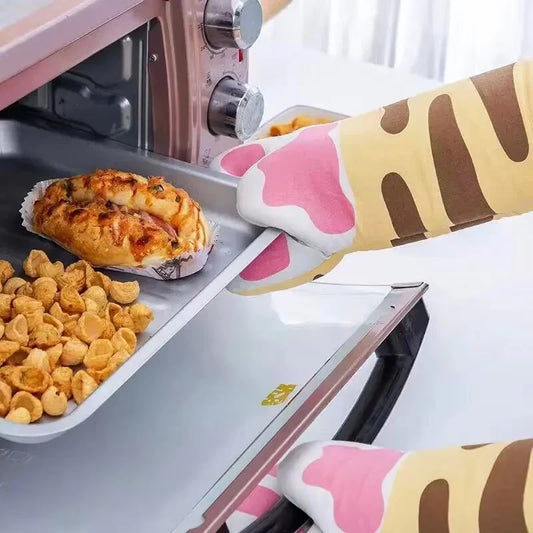 Pawcita – Cat Paw-Shaped Oven Mitt