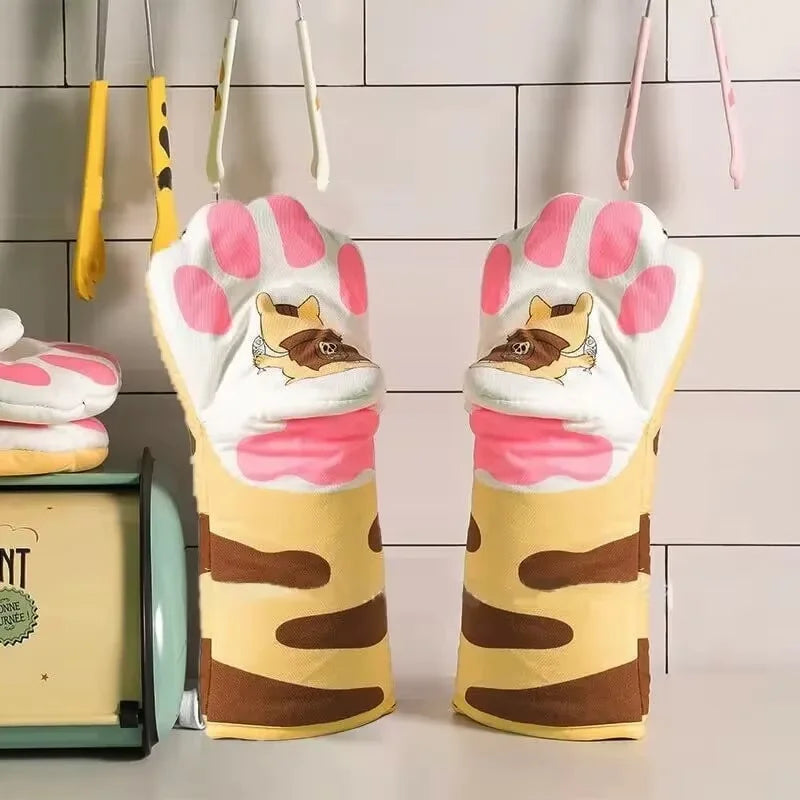 Pawcita – Cat Paw-Shaped Oven Mitt