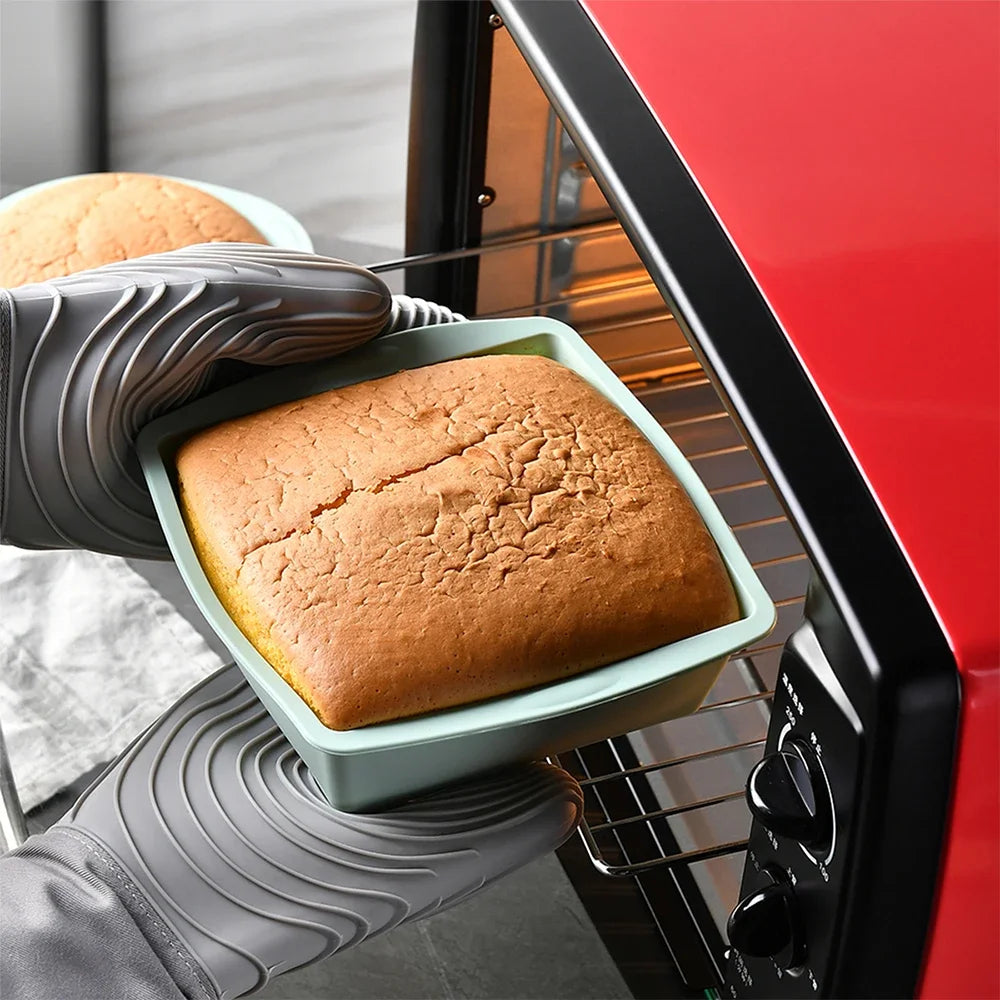 QuadraBake – 4PCS Silicone Square Cake Plate Set