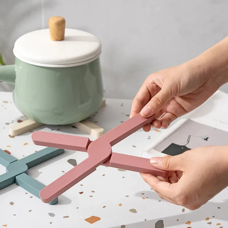 XHold – Foldable Silicone Heat-Resistant Kitchen Trivet